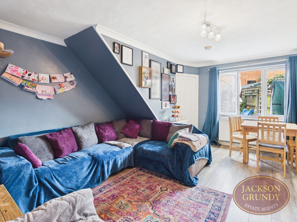 Property photo 3 of 11 Photo 3