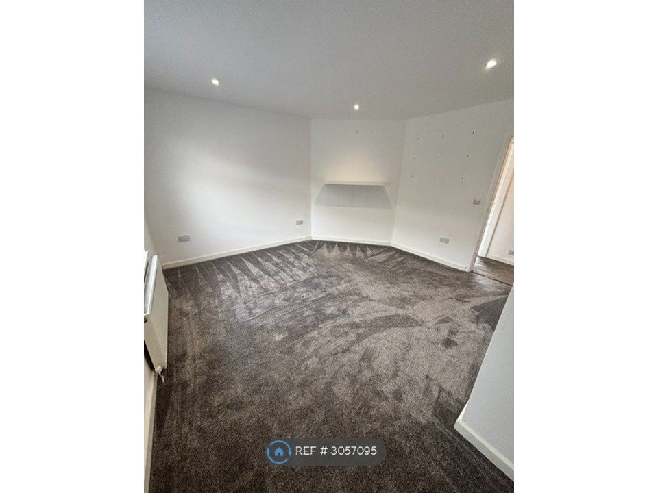 Property photo 3 of 11 Bedroom