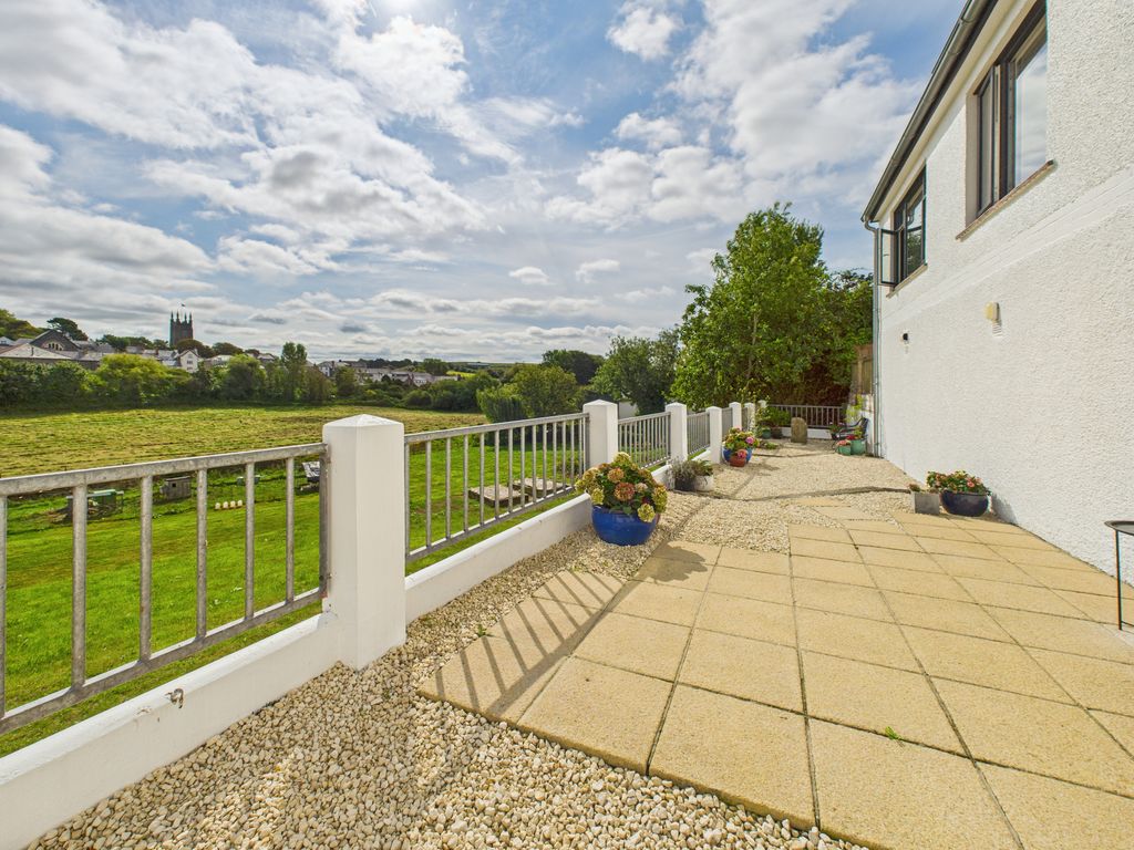 Property photo 3 of 25
