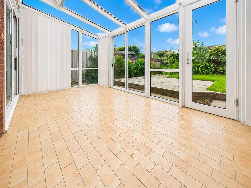 Property photo 3 of 28 Conservatory
