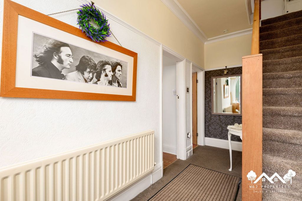 Property photo 3 of 34