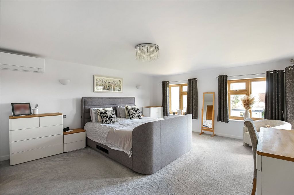 Property photo 3 of 29 Picture No. 03