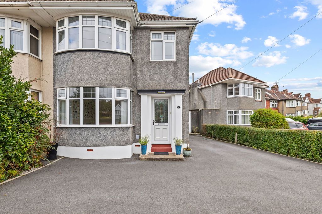 Property photo 2 of 29