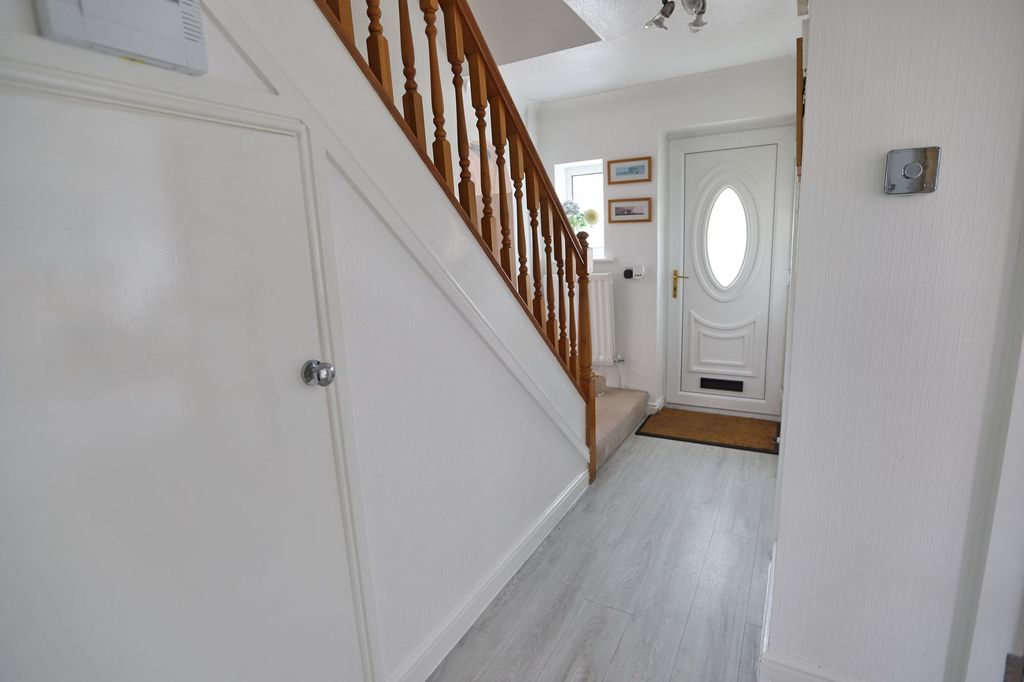 Property photo 2 of 24