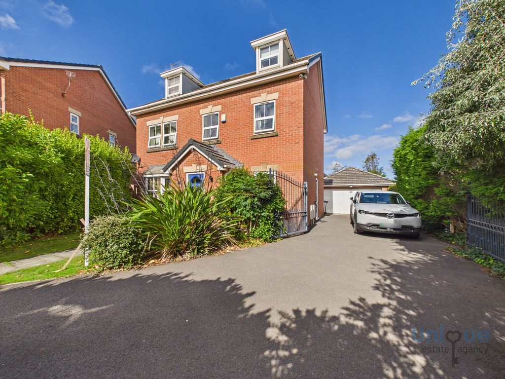 Property photo 2 of 27