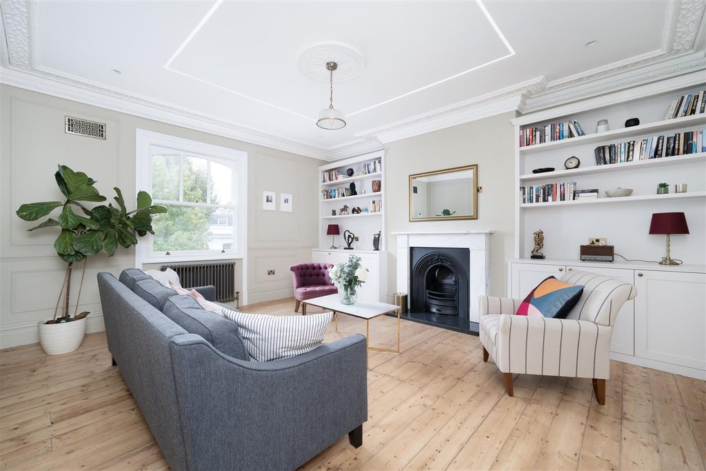 Property photo 1 of 12 Hammersmith Grove