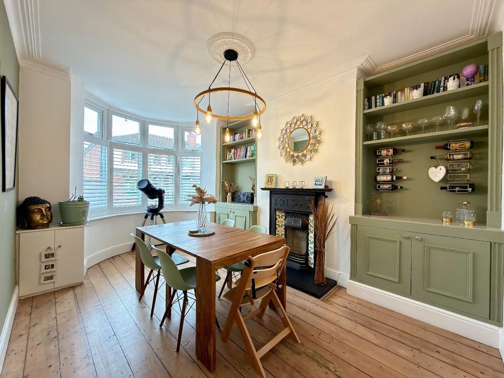 Property photo 3 of 36