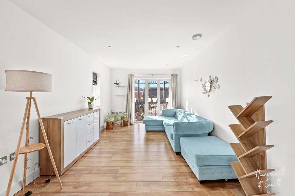 Property photo 3 of 11