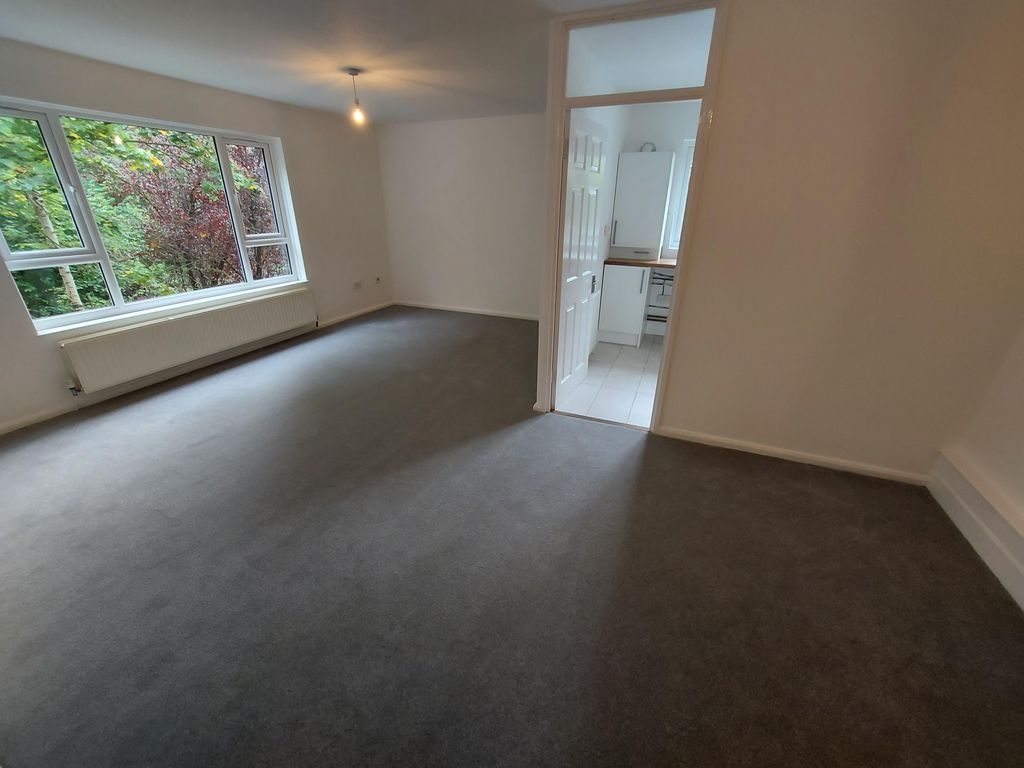 Property photo 2 of 5 Living Room