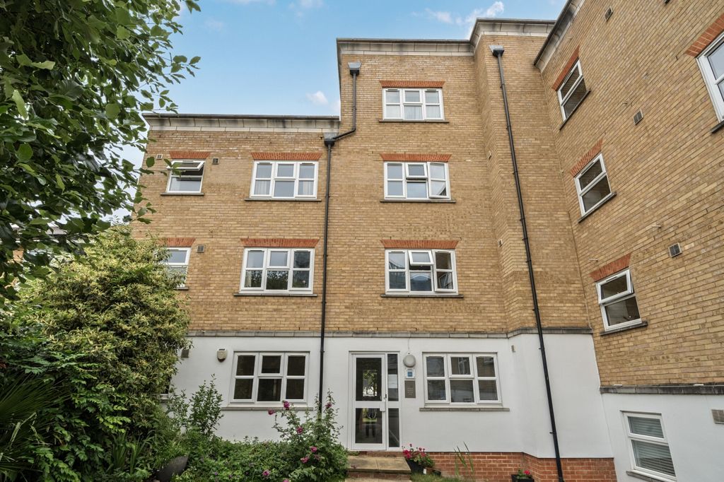 Property photo 1 of 11 External