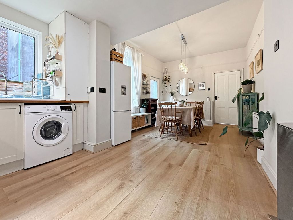 Property photo 1 of 31