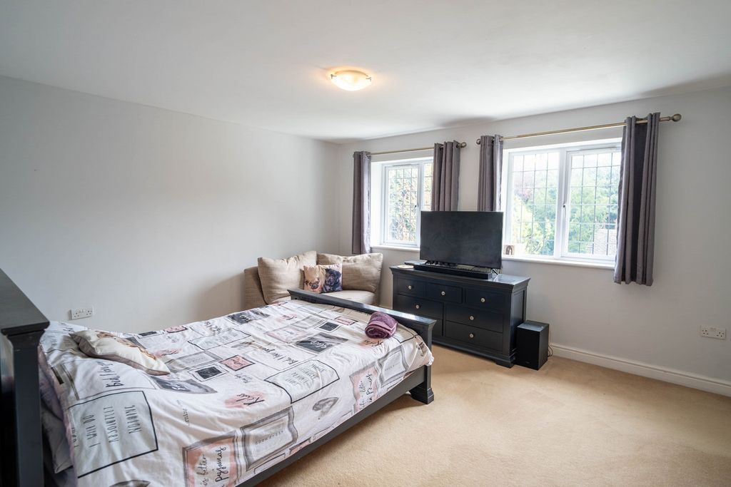 Additional image 17 of 5 bed detached house for saleThree Bridges Road, Crawley RH10