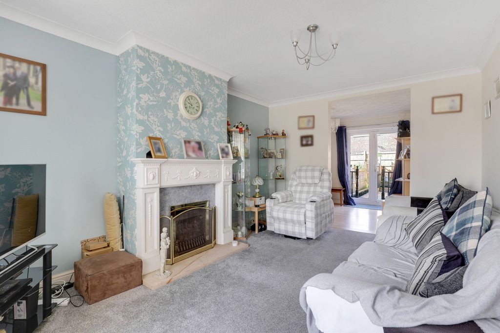 Property photo 2 of 14