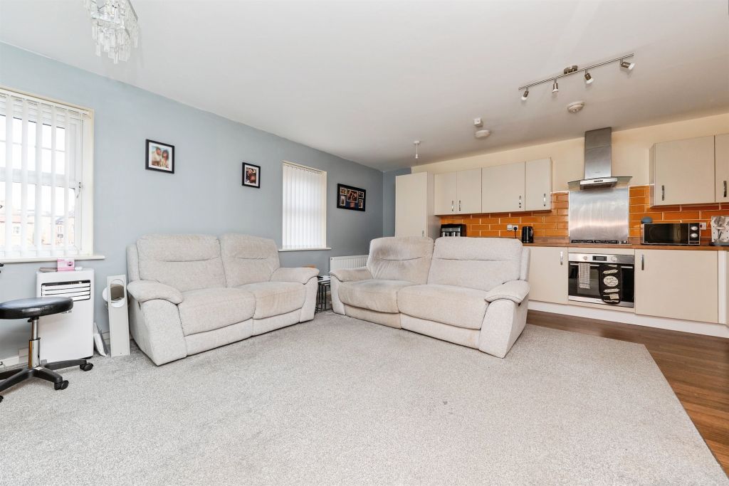 Property photo 3 of 17