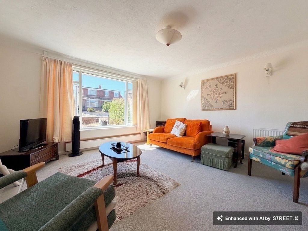 Property photo 2 of 17
