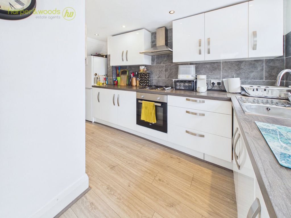 Property photo 2 of 35