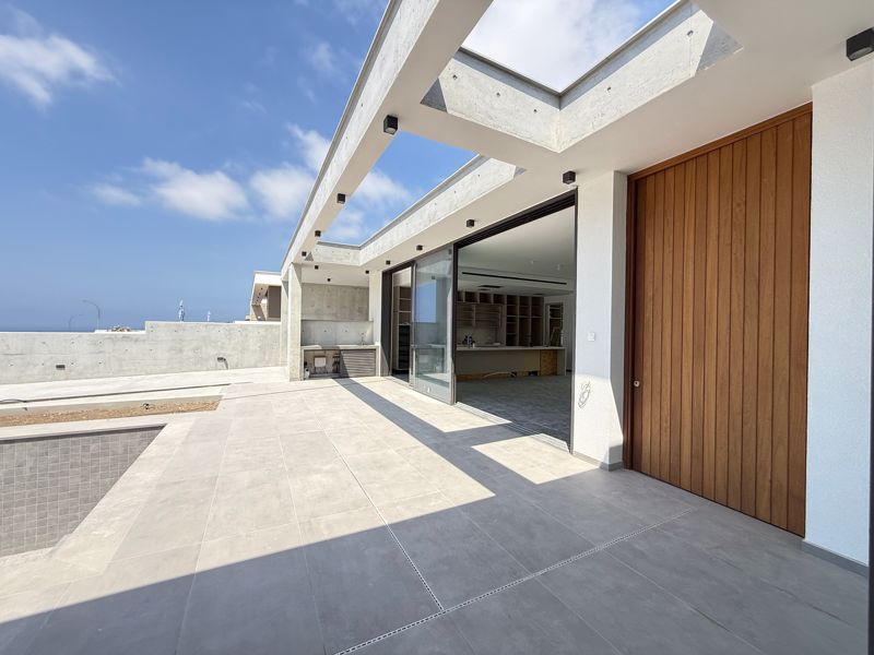 Property photo 3 of 26 Terrace