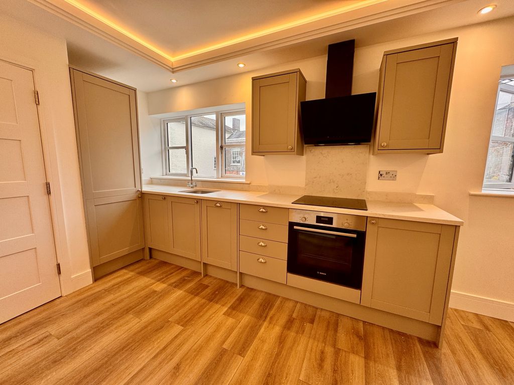 Property photo 1 of 18 Image