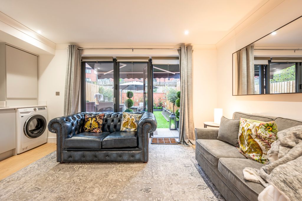 Property photo 3 of 7