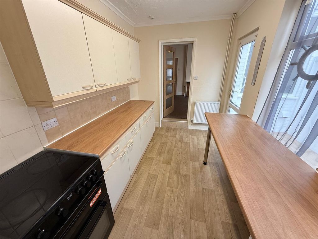 Property photo 2 of 13 Kitchen