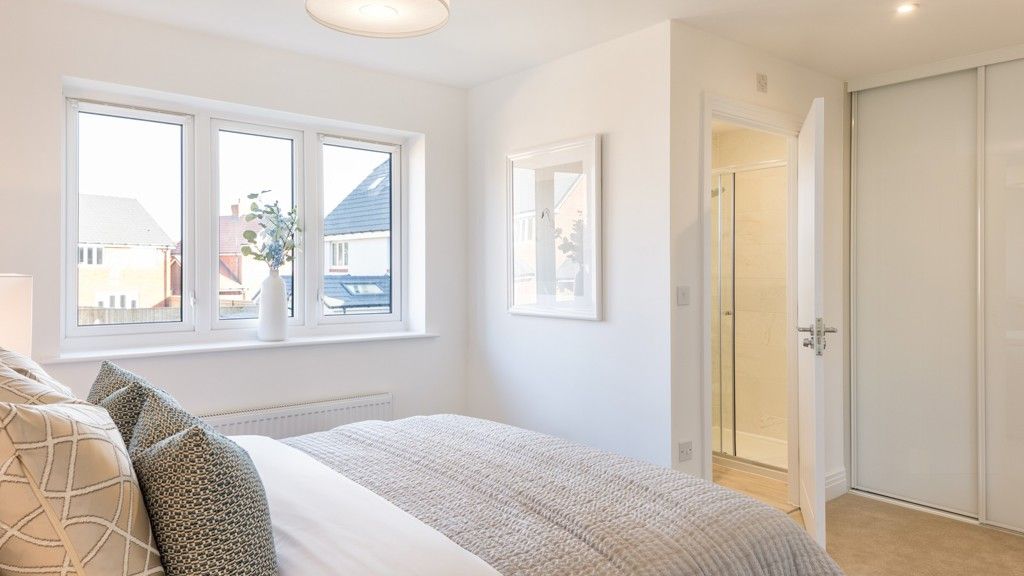 Property photo 1 of 7 Furzefield (Mowbray Village), Horsham