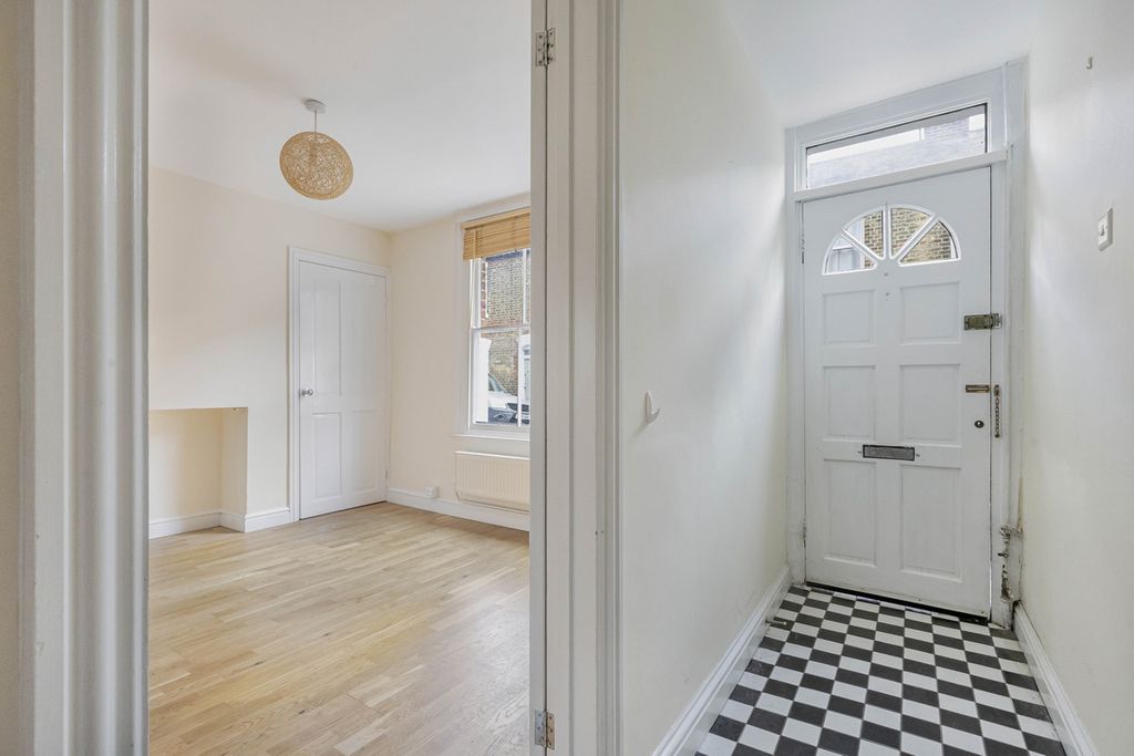 Property photo 2 of 19