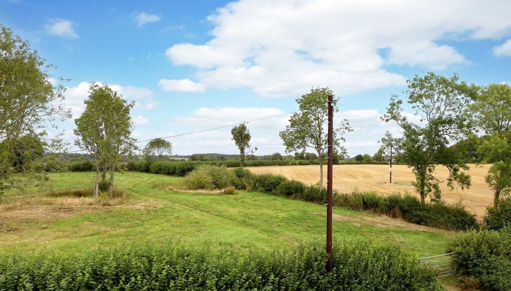 Property photo 3 of 16 Picture No. 21