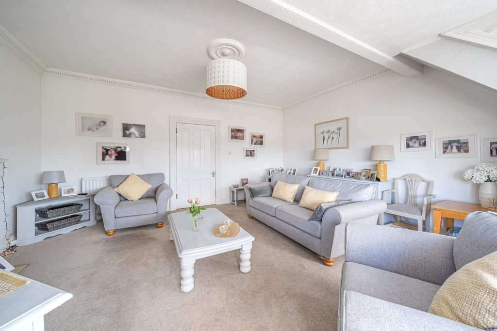 Property photo 2 of 17 Picture No. 64