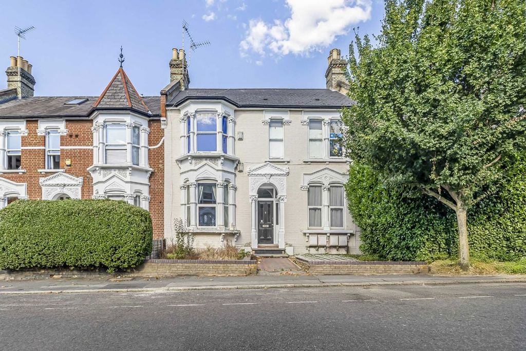 Property photo 1 of 6