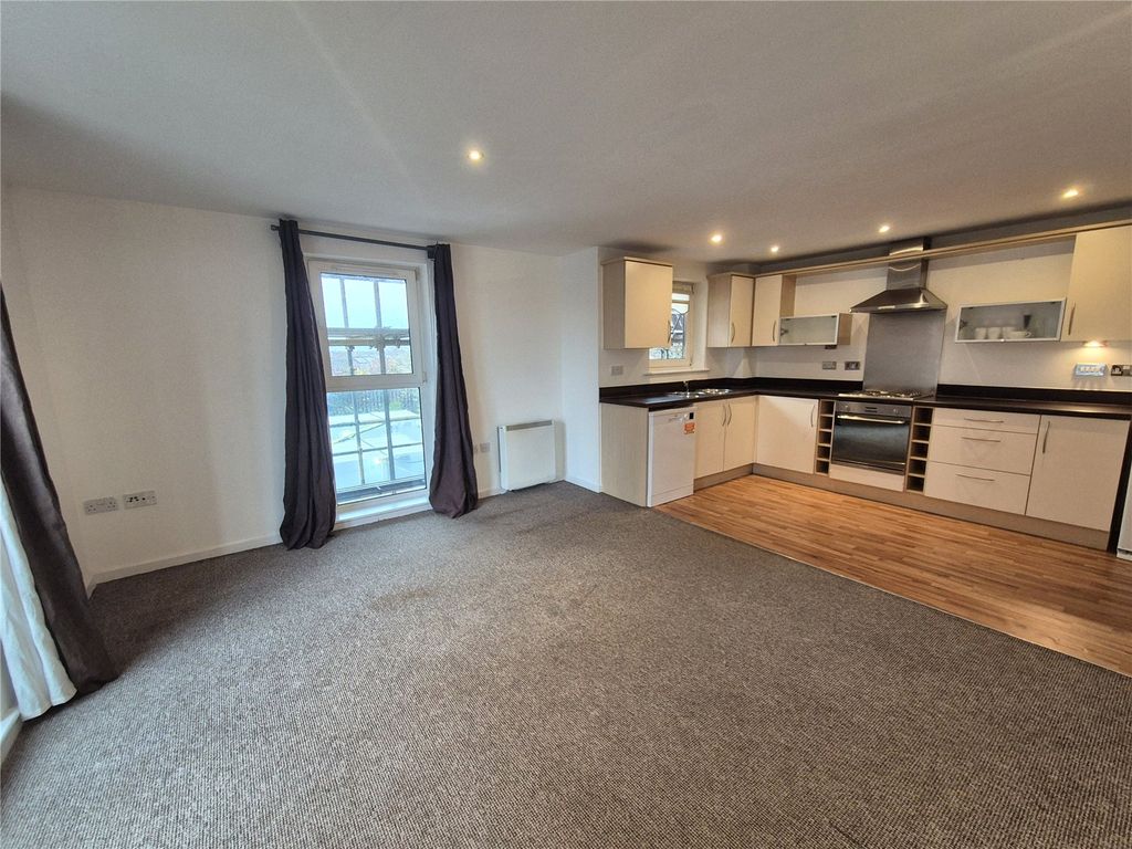 Property photo 3 of 11 Picture No. 21