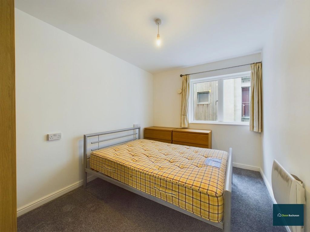 Property photo 3 of 7 Bed 2.Jpg