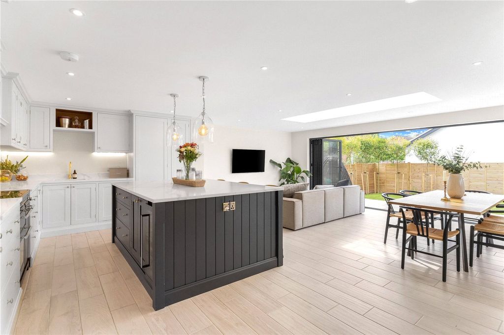 Property photo 2 of 20 Picture No. 08