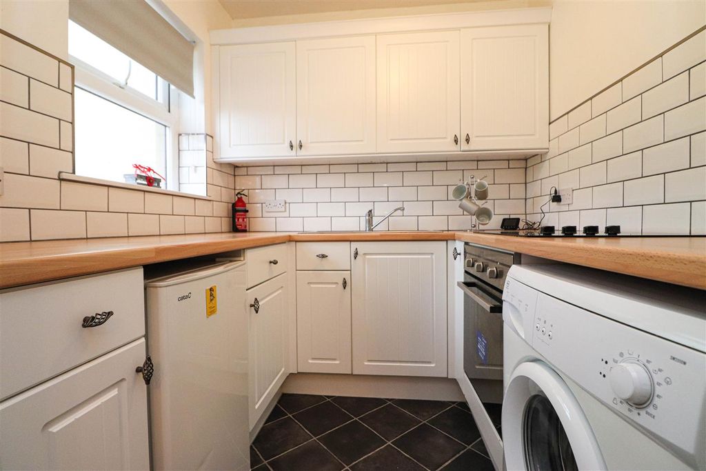 Property photo 2 of 6 12Redmaynecourtk Adv 2.Jpg