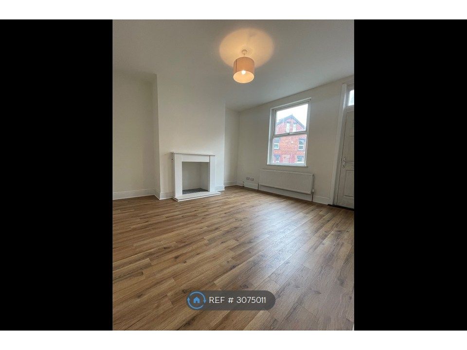 Property photo 1 of 16 Living Room