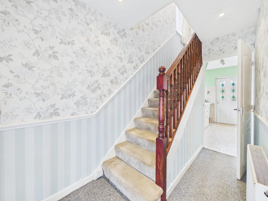 Property photo 2 of 17 Cam04899G0-Pr0312-Still007.Jpg