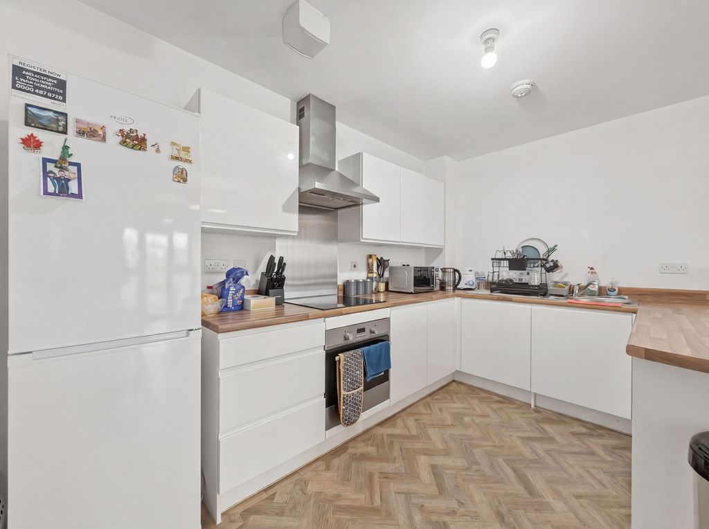 Property photo 3 of 11