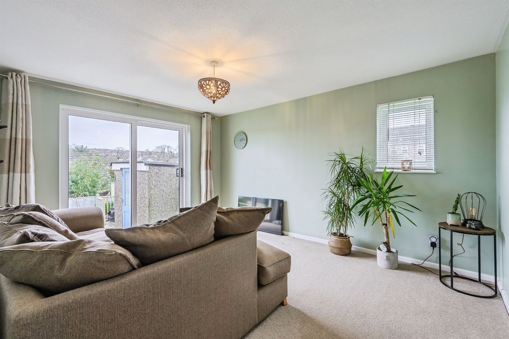 Property photo 2 of 26