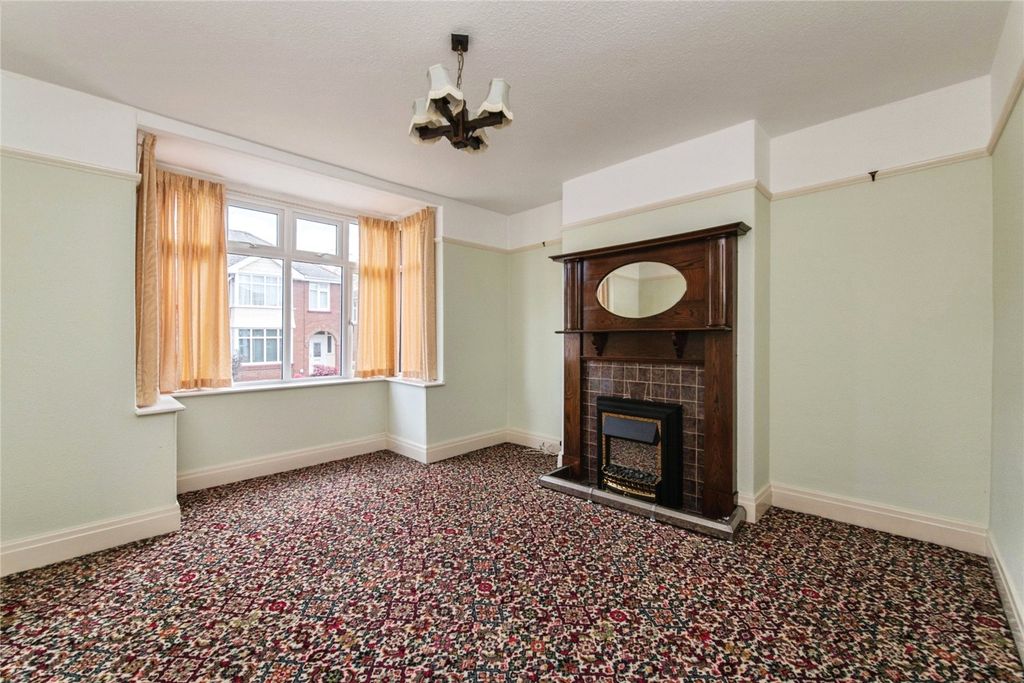 Property photo 2 of 18 Picture No. 11