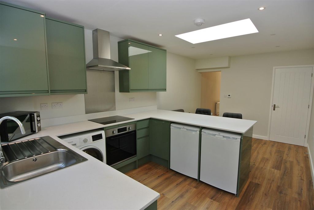 Property photo 3 of 14 Kitchen Living Room 2.Jpg