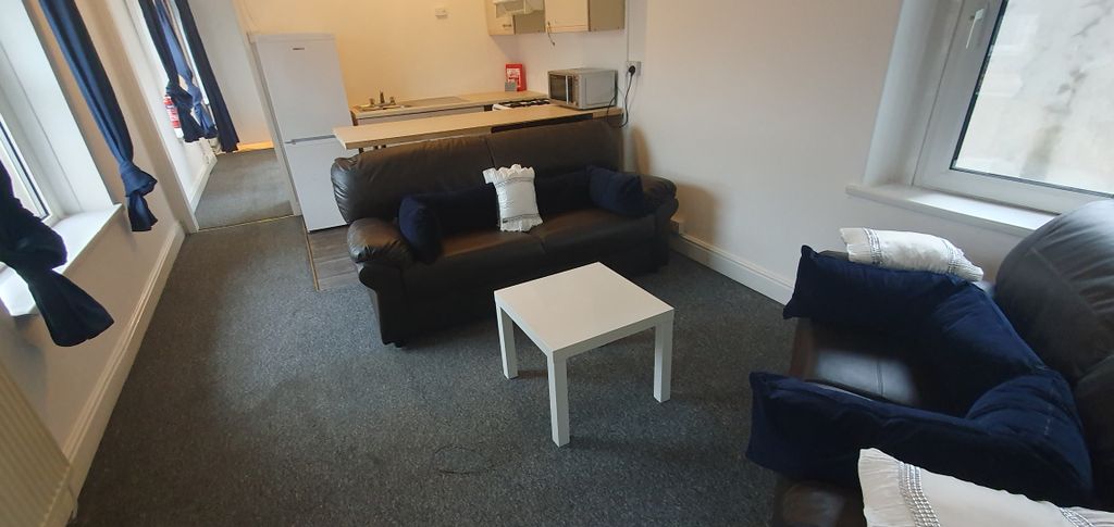 Property photo 2 of 4