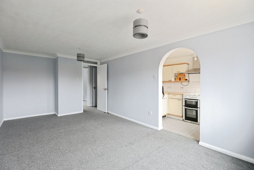 Property photo 2 of 12 Image