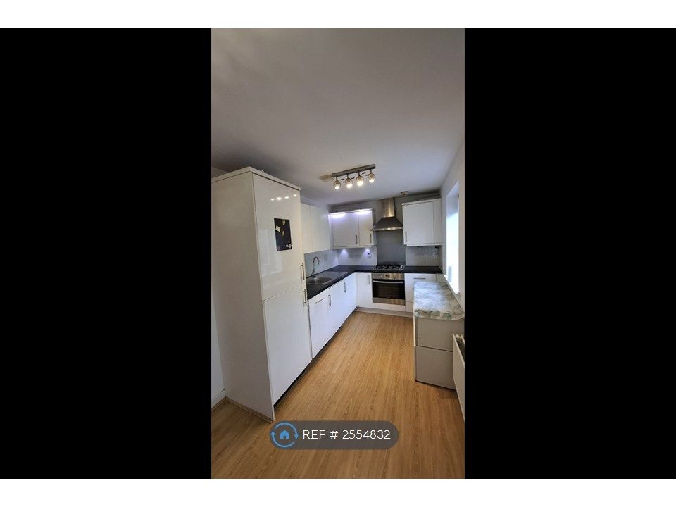 Property photo 1 of 9 Kitchen2