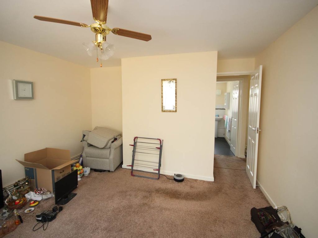 Property photo 2 of 11 Lounge