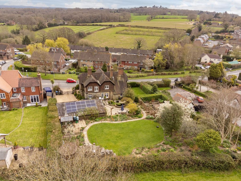 Property photo 2 of 40