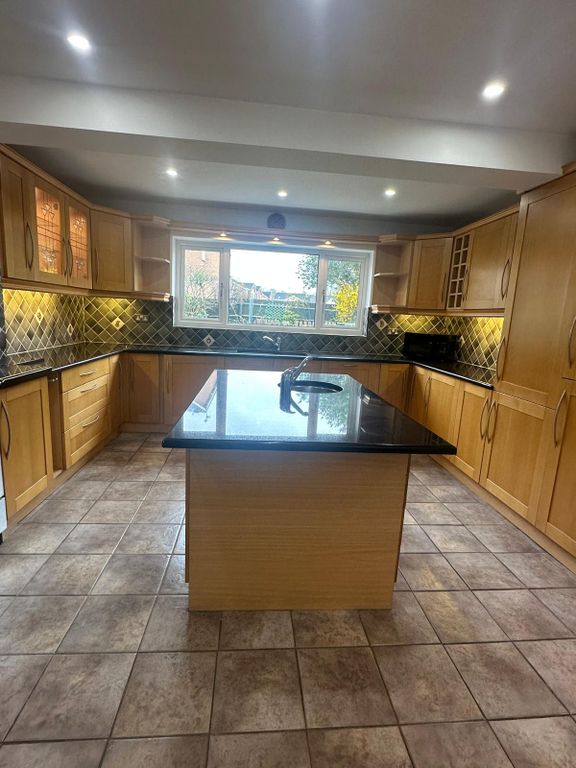 Property photo 2 of 26