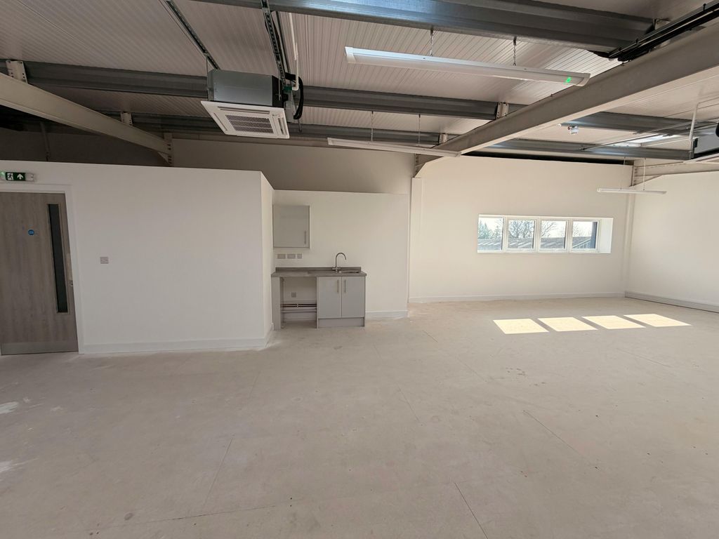 Property photo 3 of 14 Tempimagephq0E1.Jpg