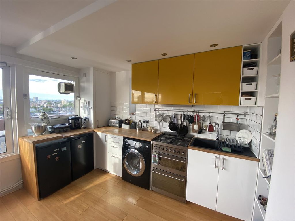 Property photo 3 of 17 Selworthy Kitchen 02 - Eden Harper.Jpg