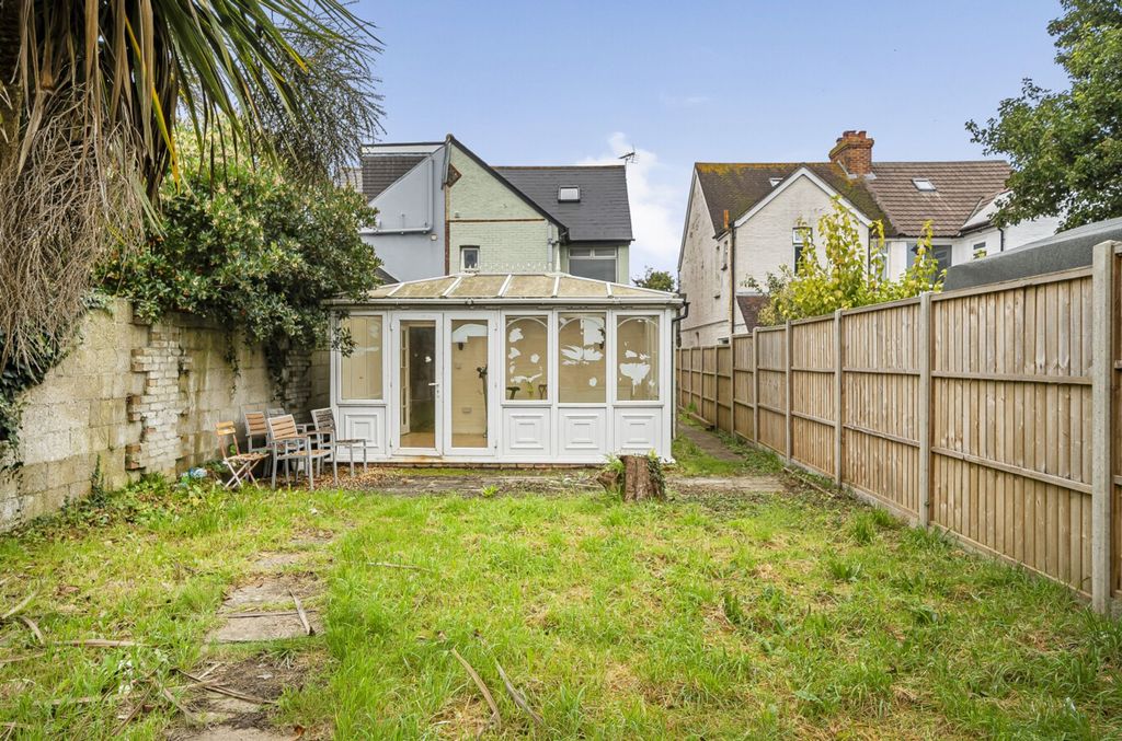 Property photo 2 of 18