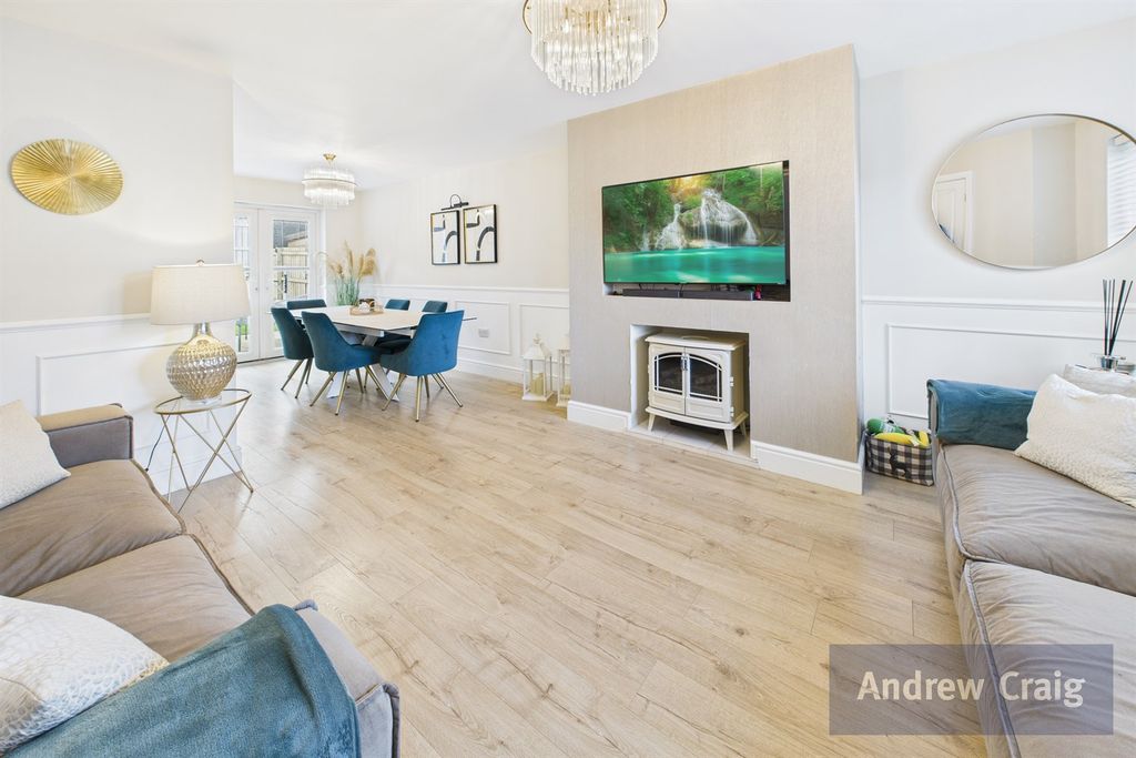 Property photo 2 of 25 Lounge/Diner