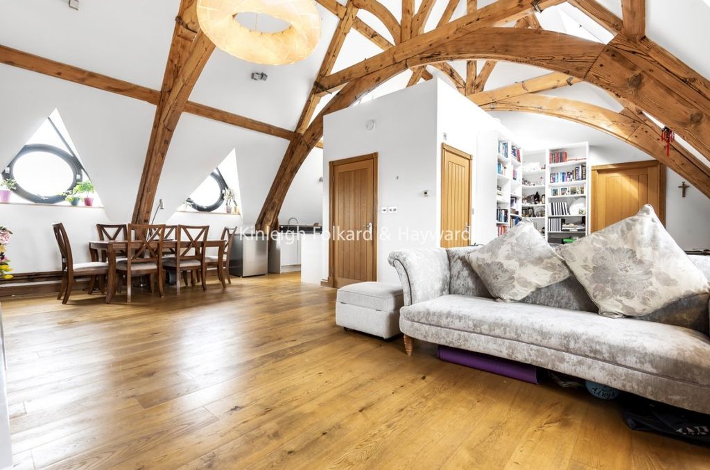 Property photo 1 of 14 2B71E08F-E17d-49Ab-8